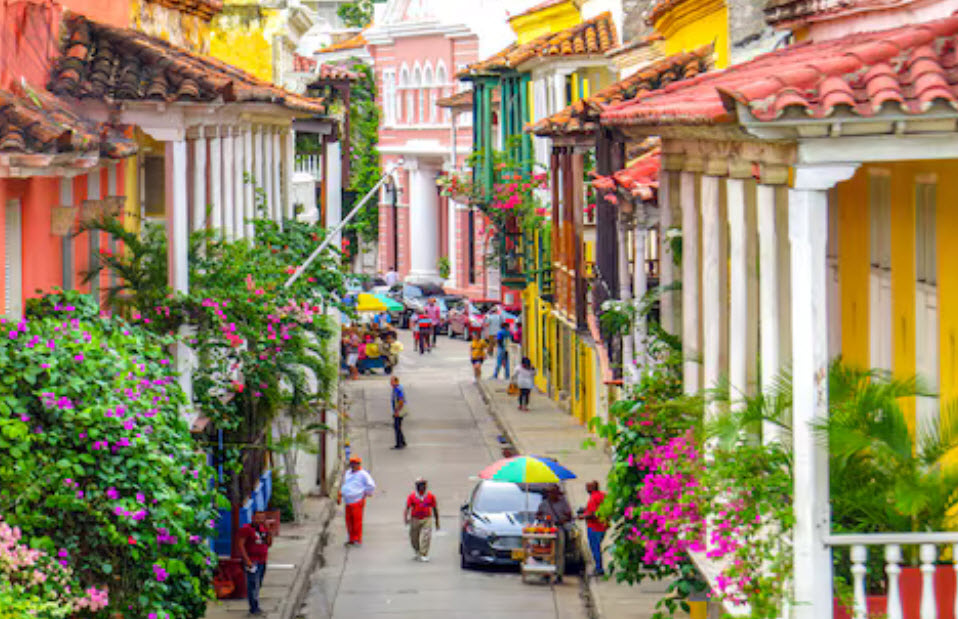 Los Balcones Floridos De Cartagena